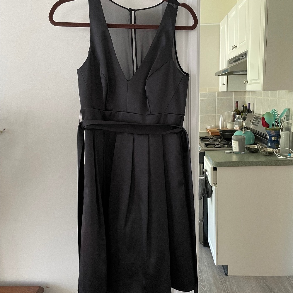 Black House White Market size 4